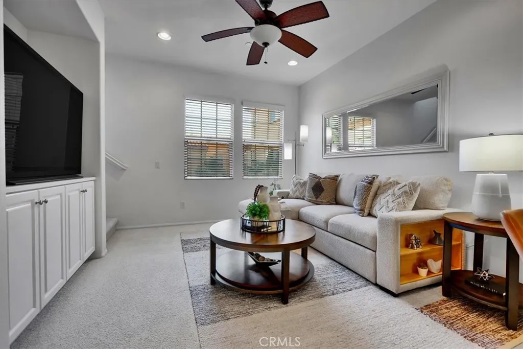 35 Silverado, Irvine, California 92618 home-pic-3
