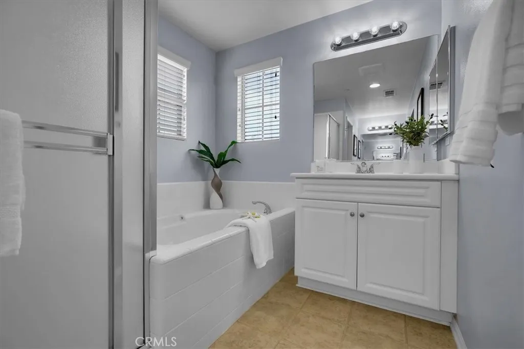 35 Silverado, Irvine, California 92618 home-pic-21