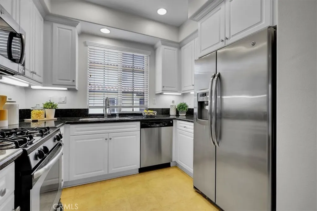 35 Silverado, Irvine, California 92618 home-pic-11