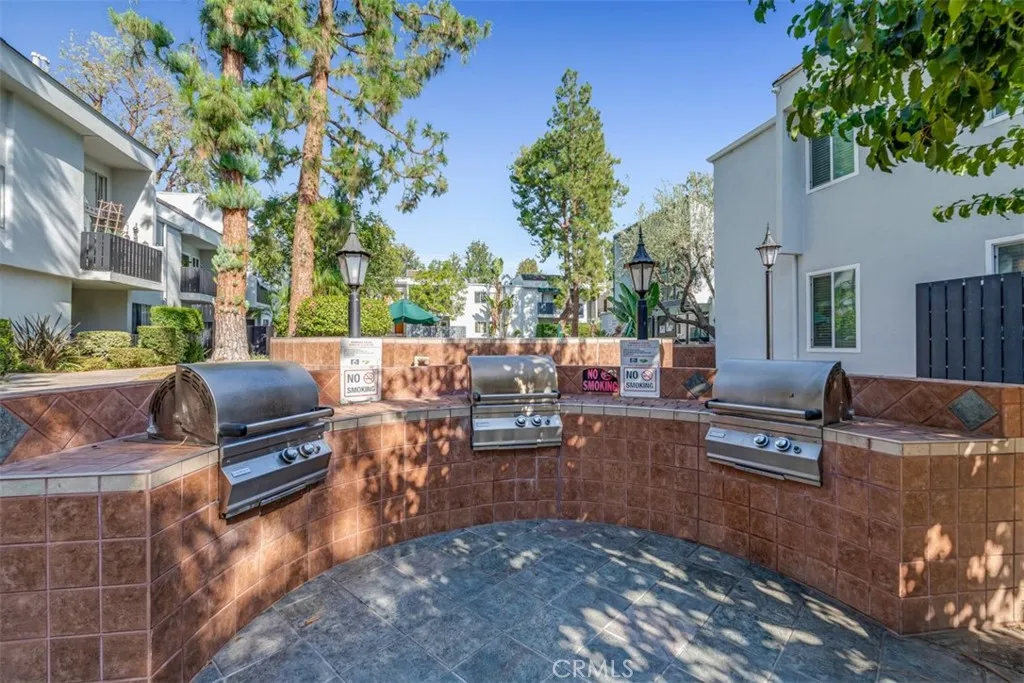 18645 Hatteras Street 230, Tarzana, California 91356 home-pic-36