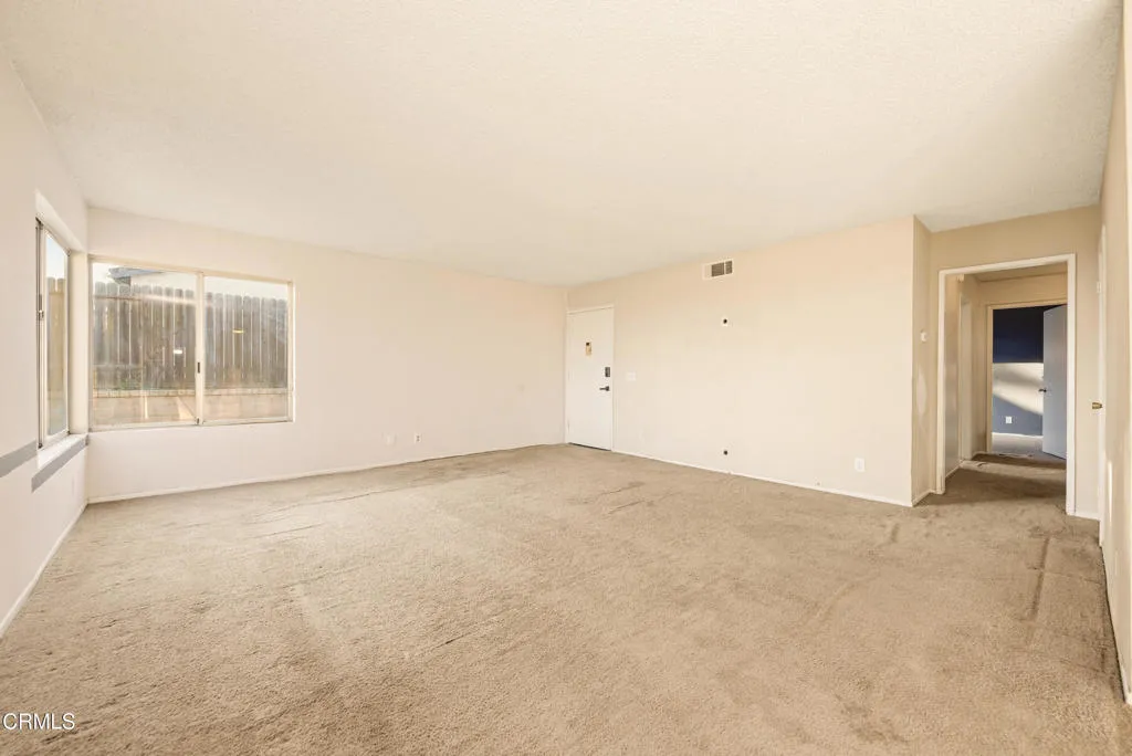 5174 Laurel Park Drive, Camarillo, California 93012 home-pic-15