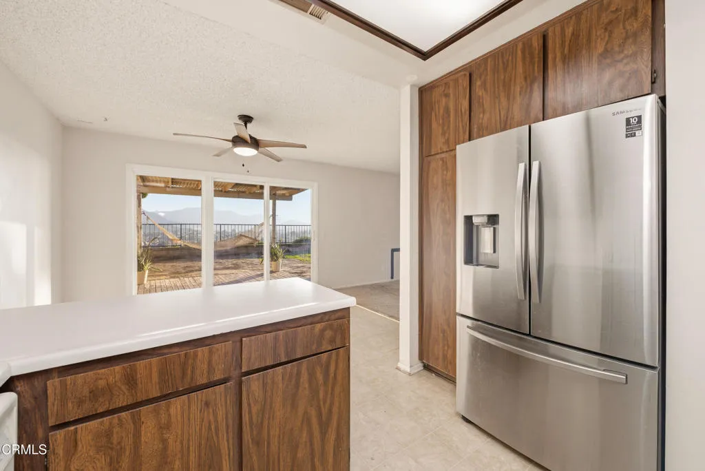 5174 Laurel Park Drive, Camarillo, California 93012 home-pic-12