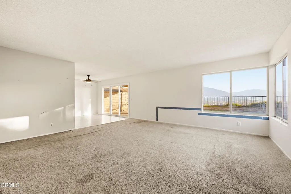 5174 Laurel Park Drive, Camarillo, California 93012 home-pic-4