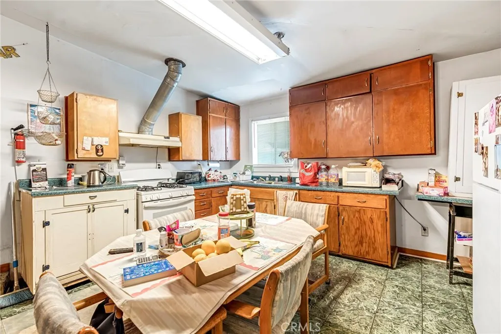 2463 Thompson, Selma, California 93662 home-pic-21