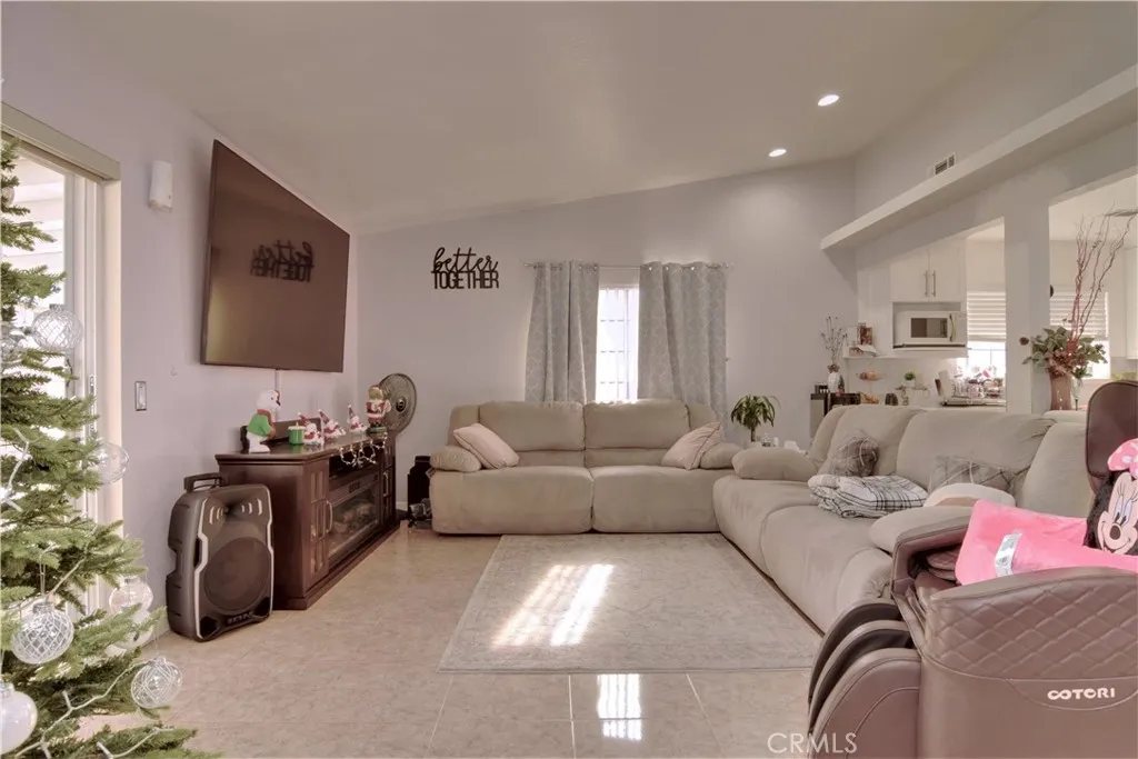 39334 Willowvale Road, Palmdale, California 93551 home-pic-7