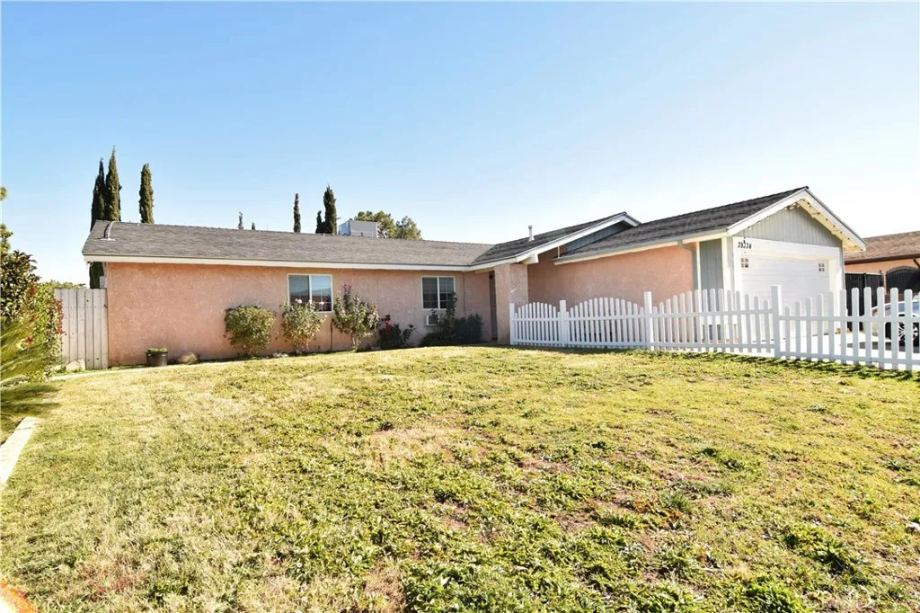 39334 Willowvale Road, Palmdale, California 93551 home-pic-1