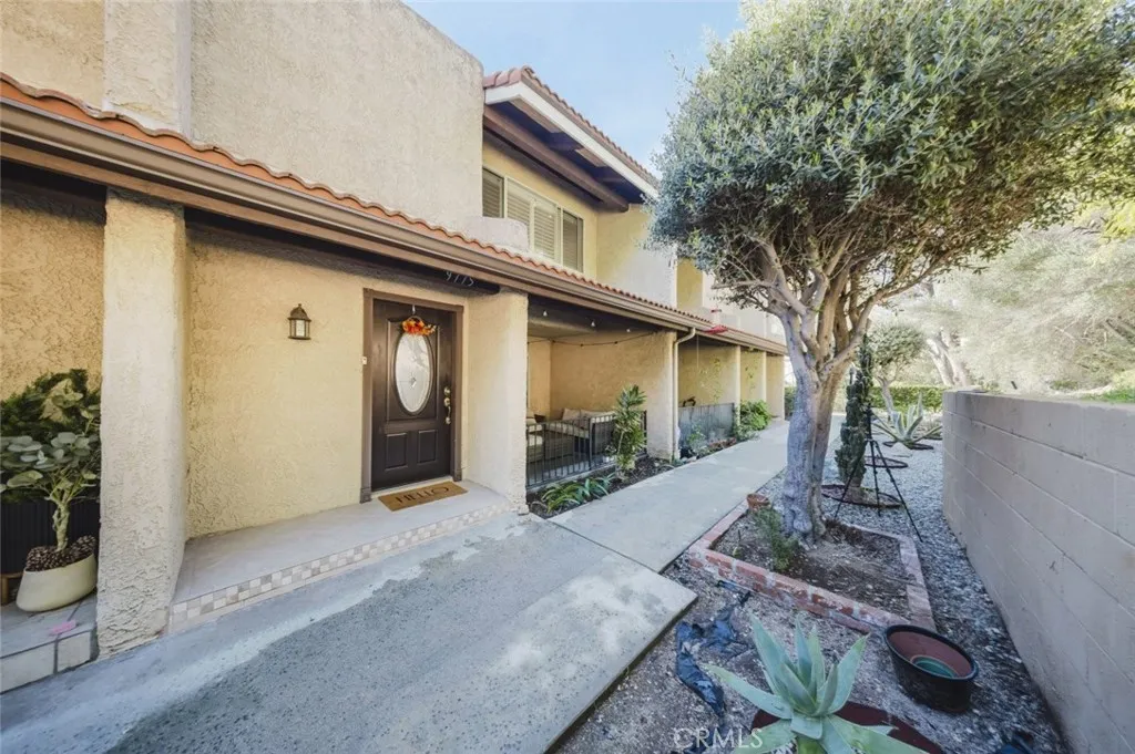 9775 Via Roma, Burbank, California 91504 home-pic-2
