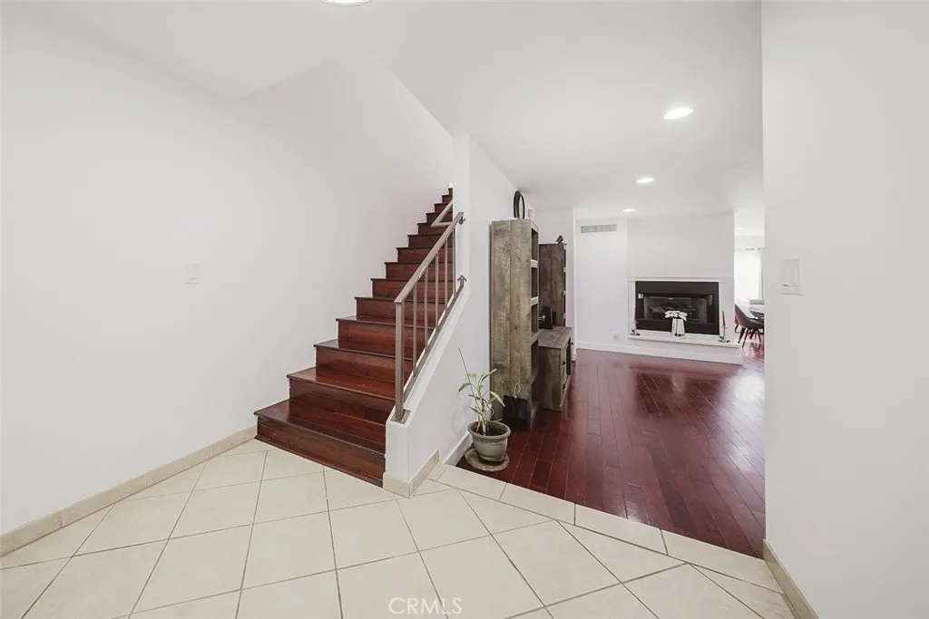 9775 Via Roma, Burbank, California 91504 home-pic-19