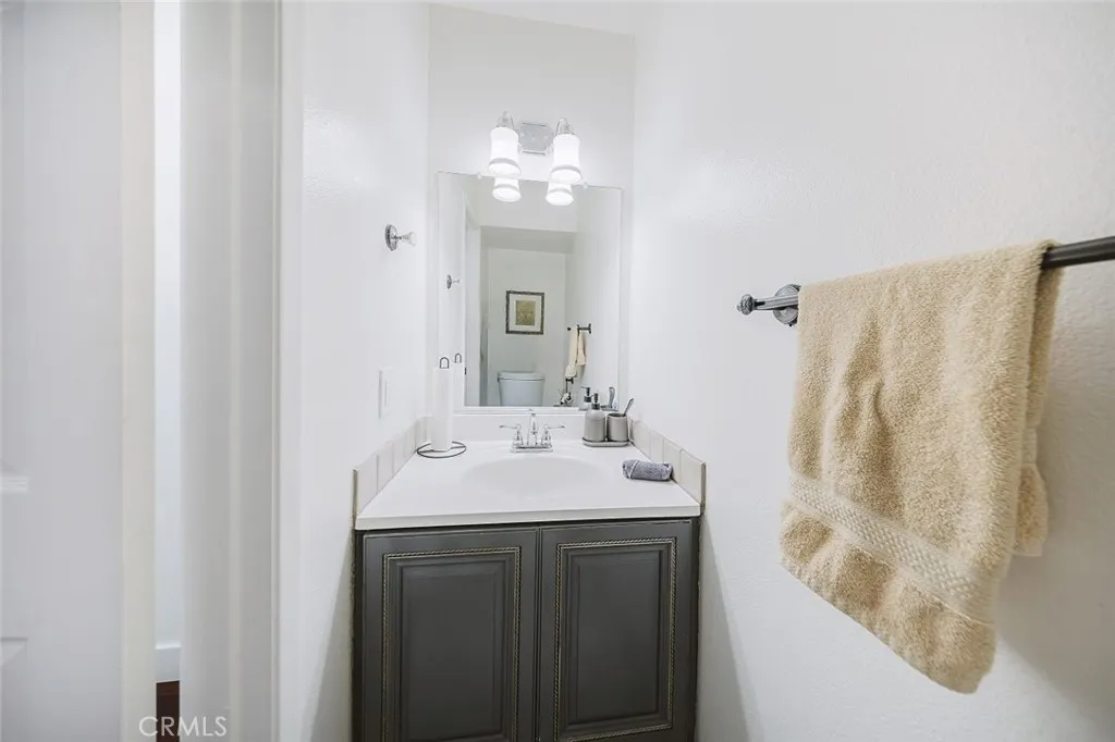 9775 Via Roma, Burbank, California 91504 home-pic-15