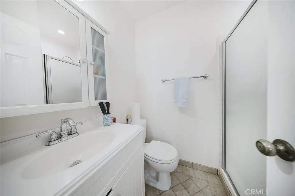 9775 Via Roma, Burbank, California 91504 home-pic-26