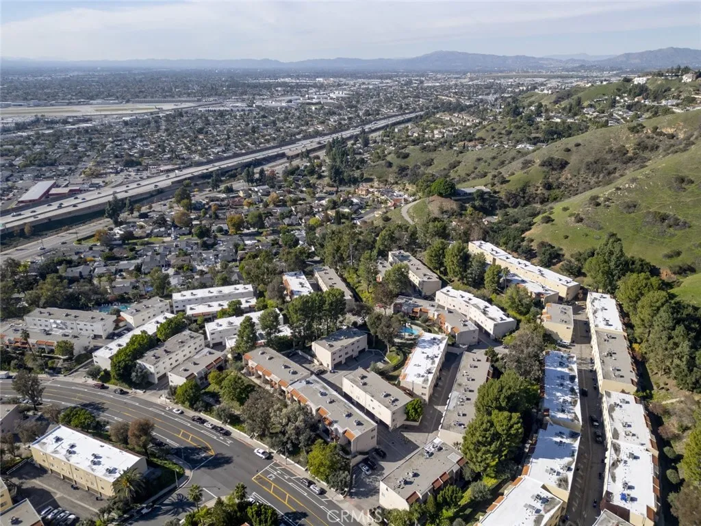 9775 Via Roma, Burbank, California 91504 home-pic-37