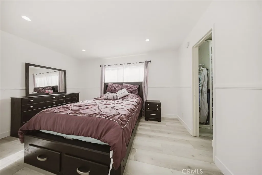 9775 Via Roma, Burbank, California 91504 home-pic-22