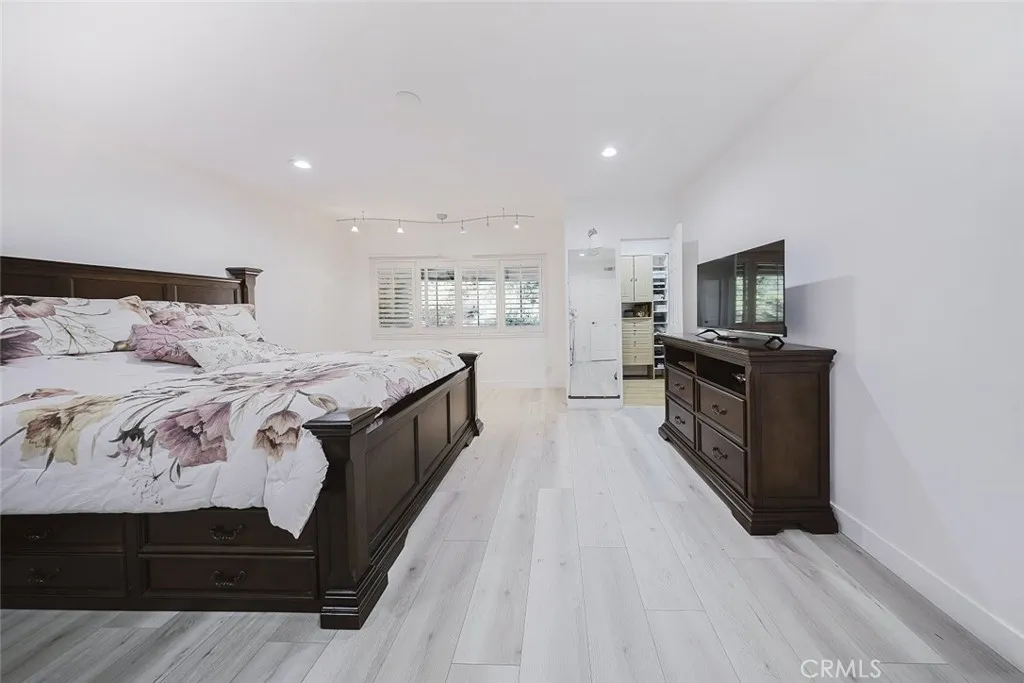9775 Via Roma, Burbank, California 91504 home-pic-29