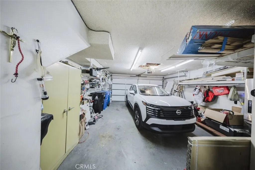 9775 Via Roma, Burbank, California 91504 home-pic-17