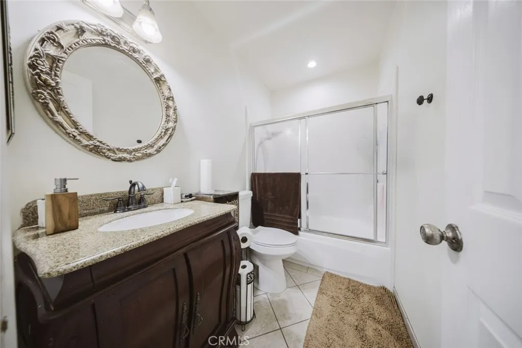 9775 Via Roma, Burbank, California 91504 home-pic-31