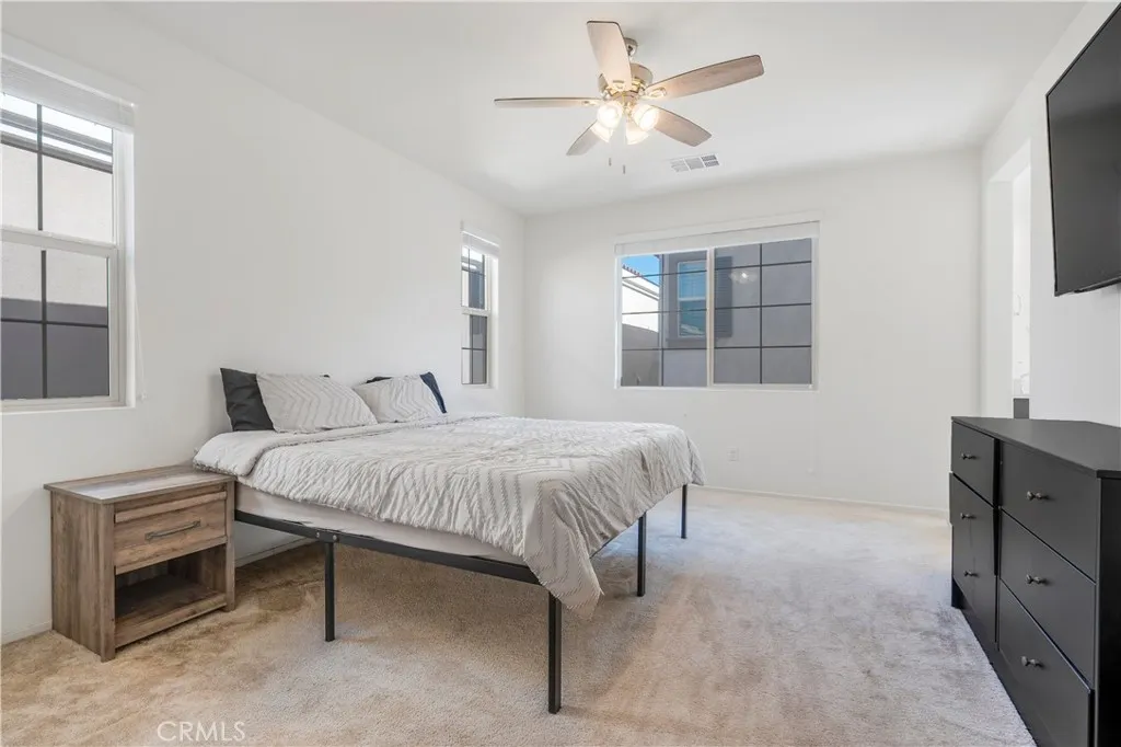 5313 Teramo, Fontana, California 92336 home-pic-10