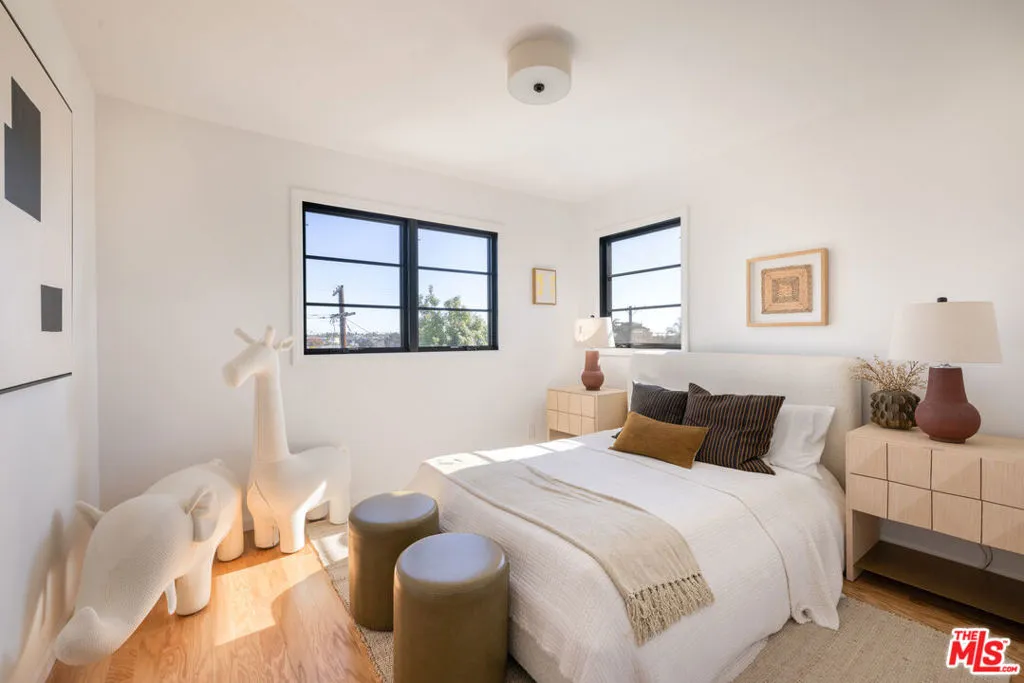 1284 S Orange Drive, Los Angeles, California 90019 home-pic-20