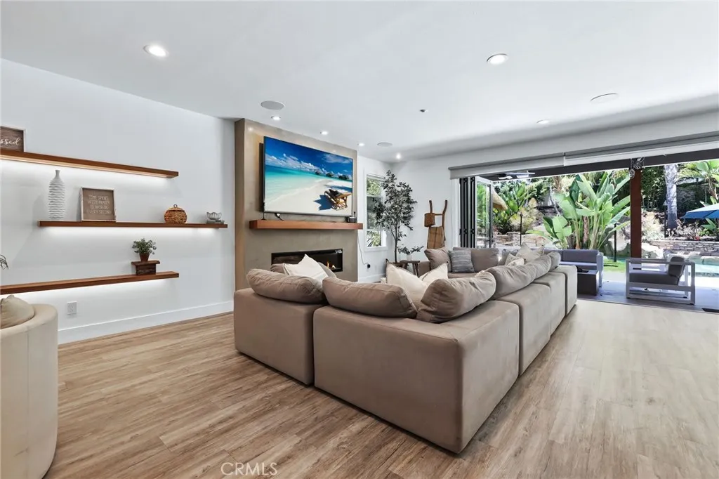 1 Tularosa Court, Aliso Viejo, California 92656 home-pic-6