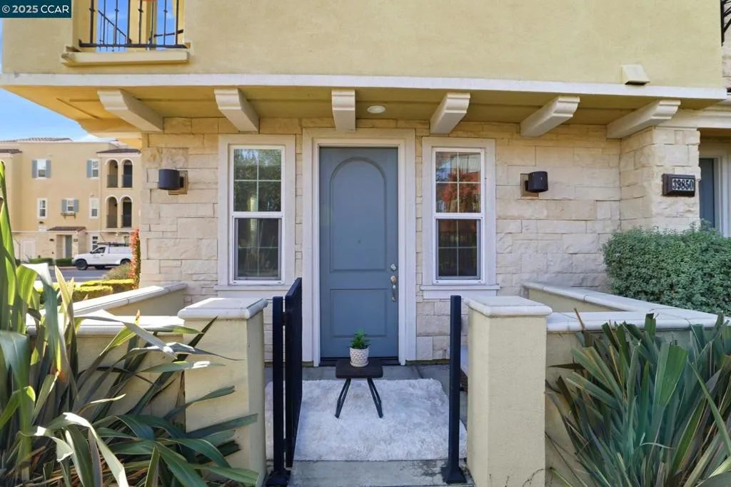 39852 Sawyer Ter, Newark, California 94560 home-pic-2