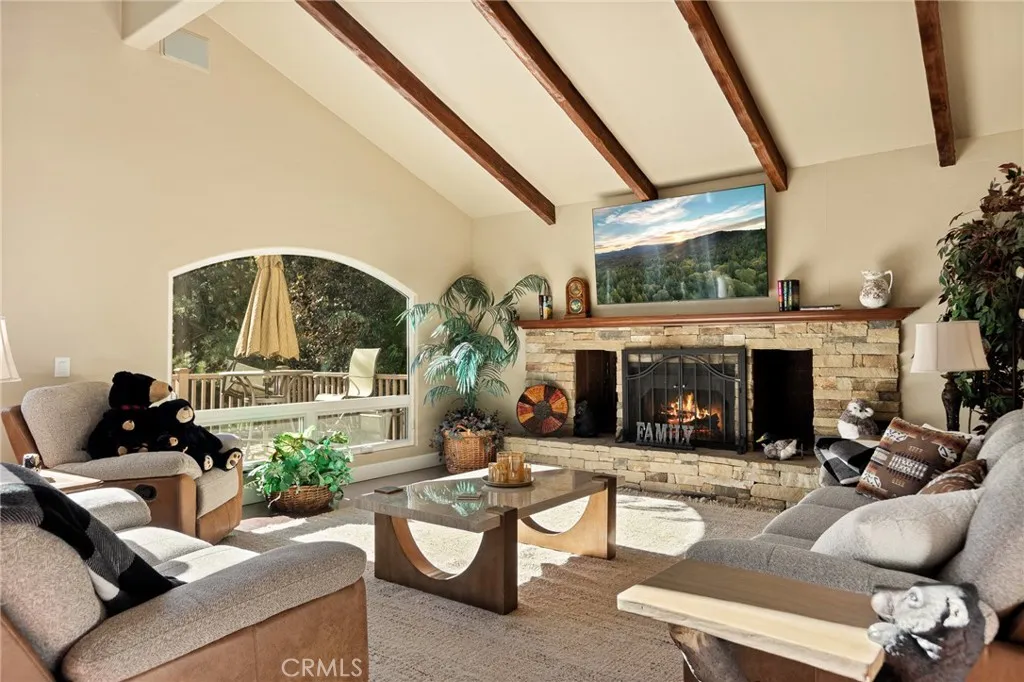 174 Hillcrest Court, Lake Arrowhead, California 92352 home-pic-0