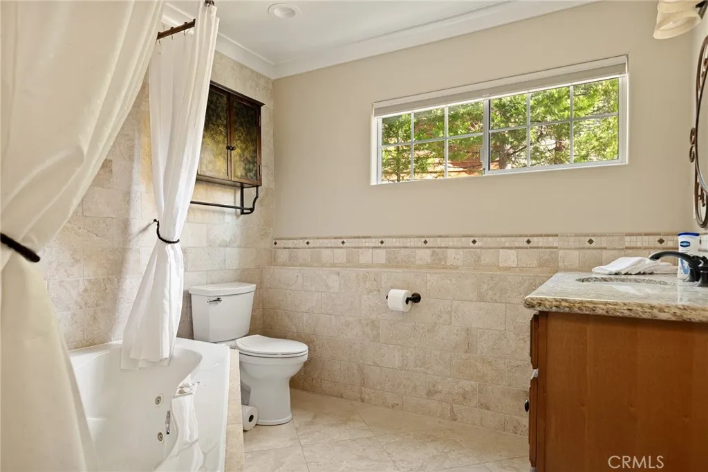 174 Hillcrest Court, Lake Arrowhead, California 92352 home-pic-22