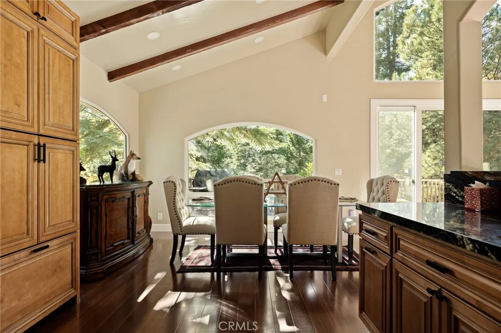 174 Hillcrest Court, Lake Arrowhead, California 92352 home-pic-12