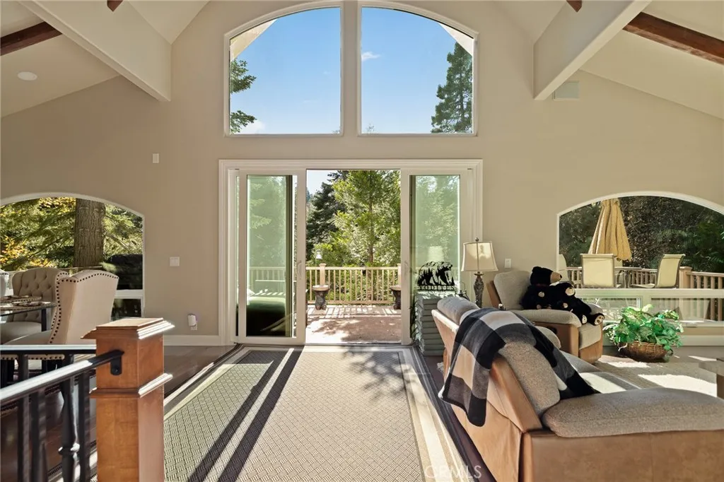 174 Hillcrest Court, Lake Arrowhead, California 92352 home-pic-3
