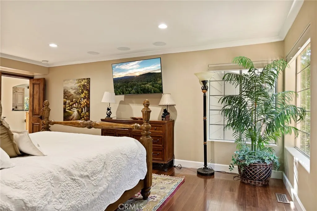 174 Hillcrest Court, Lake Arrowhead, California 92352 home-pic-16