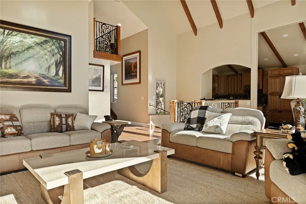 174 Hillcrest Court, Lake Arrowhead, California 92352 home-pic-6