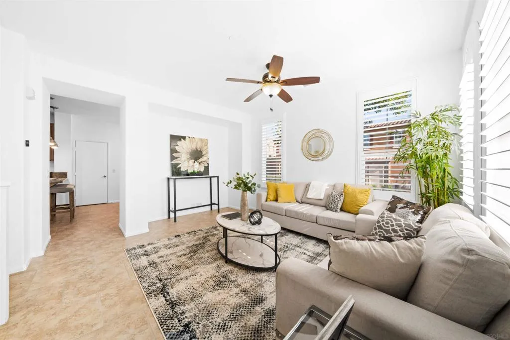 13055 Alora Pt, San Diego, California 92130 home-pic-7