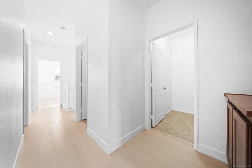 13055 Alora Pt, San Diego, California 92130 home-pic-19
