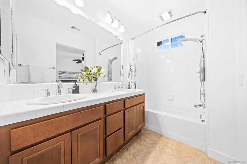13055 Alora Pt, San Diego, California 92130 home-pic-34