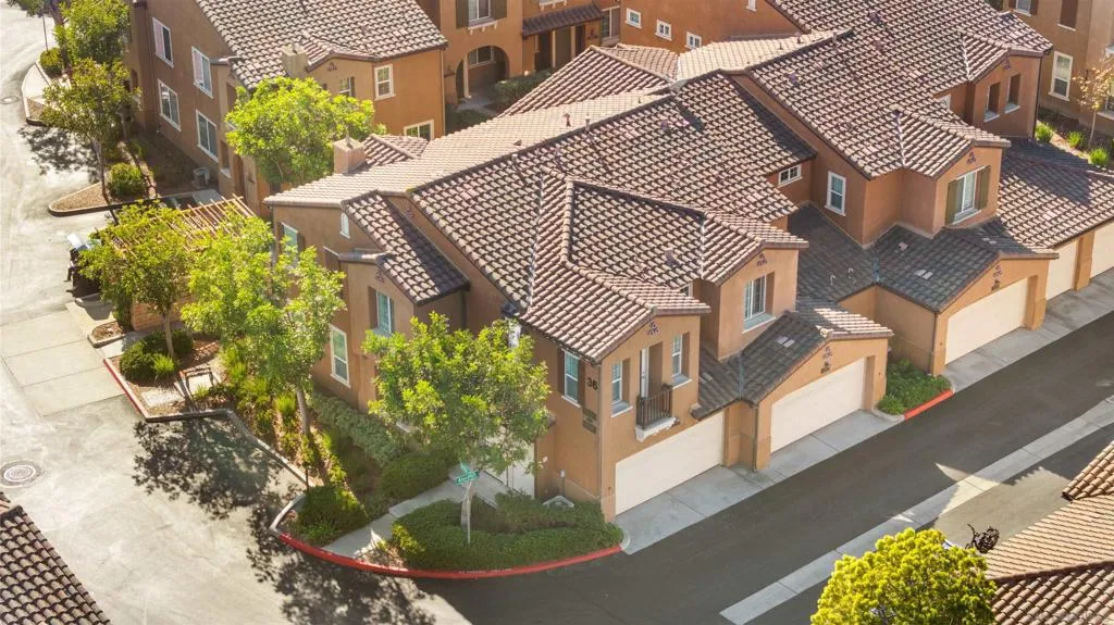 13055 Alora Pt, San Diego, California 92130 home-pic-36