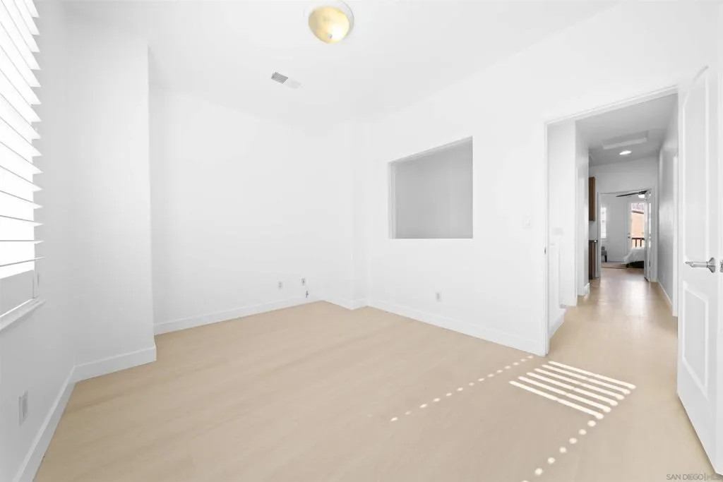 13055 Alora Pt, San Diego, California 92130 home-pic-21