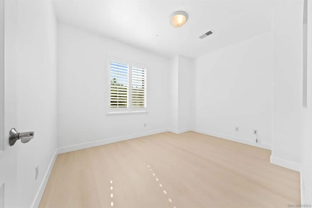 13055 Alora Pt, San Diego, California 92130 home-pic-20