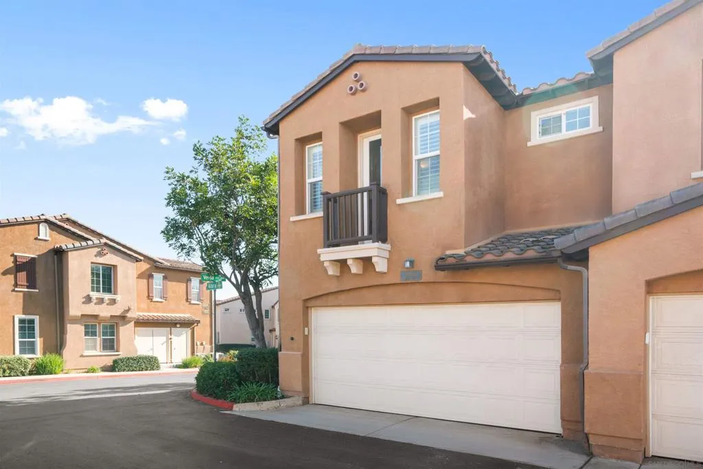 13055 Alora Pt, San Diego, California 92130 home-pic-5