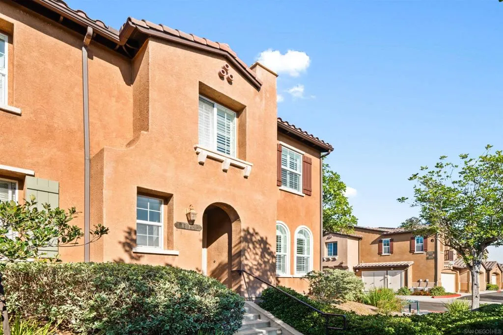 13055 Alora Pt, San Diego, California 92130 home-pic-2