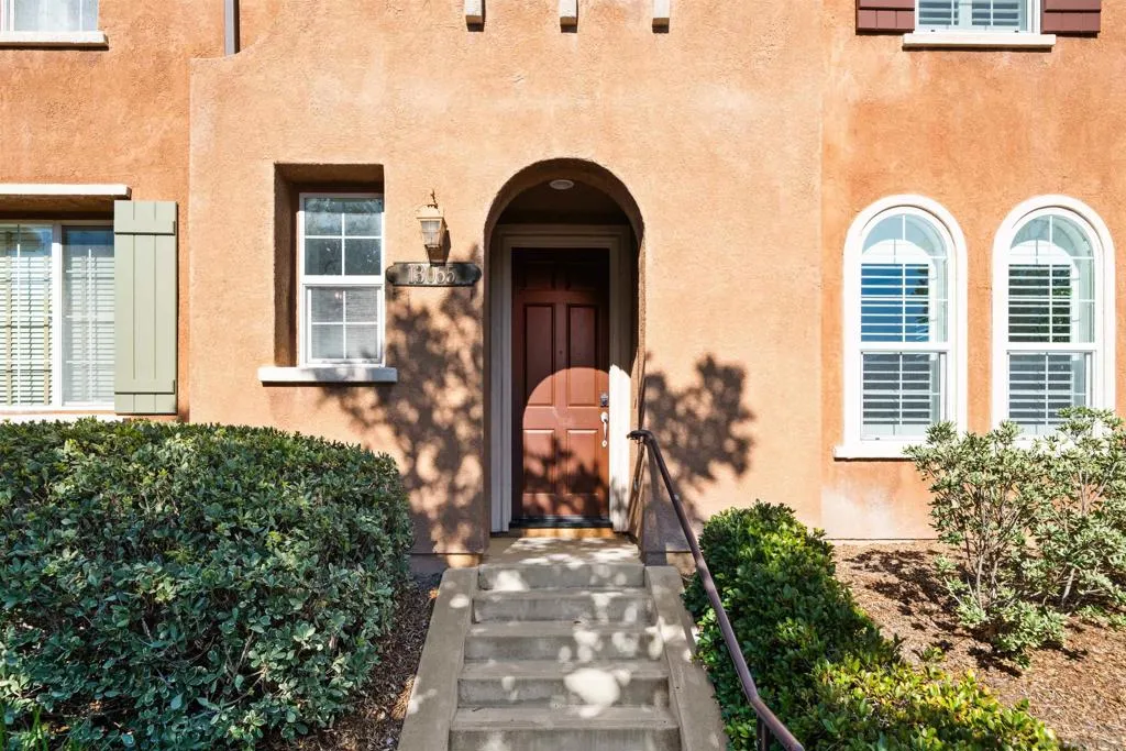 13055 Alora Pt, San Diego, California 92130 home-pic-6