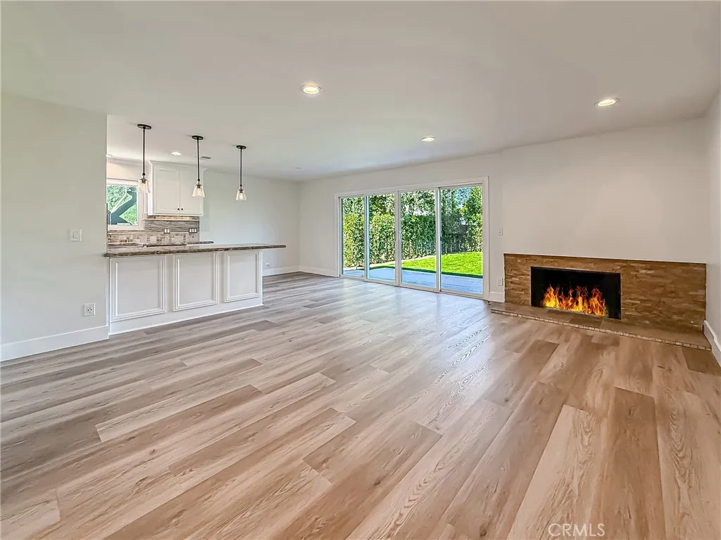 23275 Hamlin, West Hills, California 91307 home-pic-1