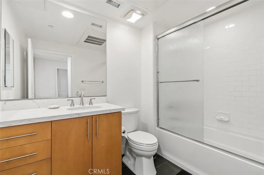 150 The Promenade N 202, Long Beach, California 90802 home-pic-25