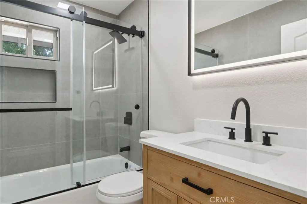 15631 Harvest Street, Granada Hills, California 91344 home-pic-18