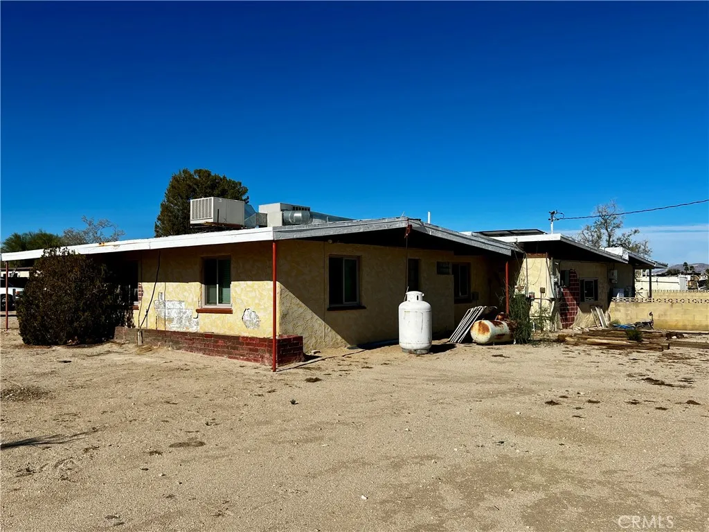 74284 El Paseo, 29 Palms, California 92277 home-pic-14