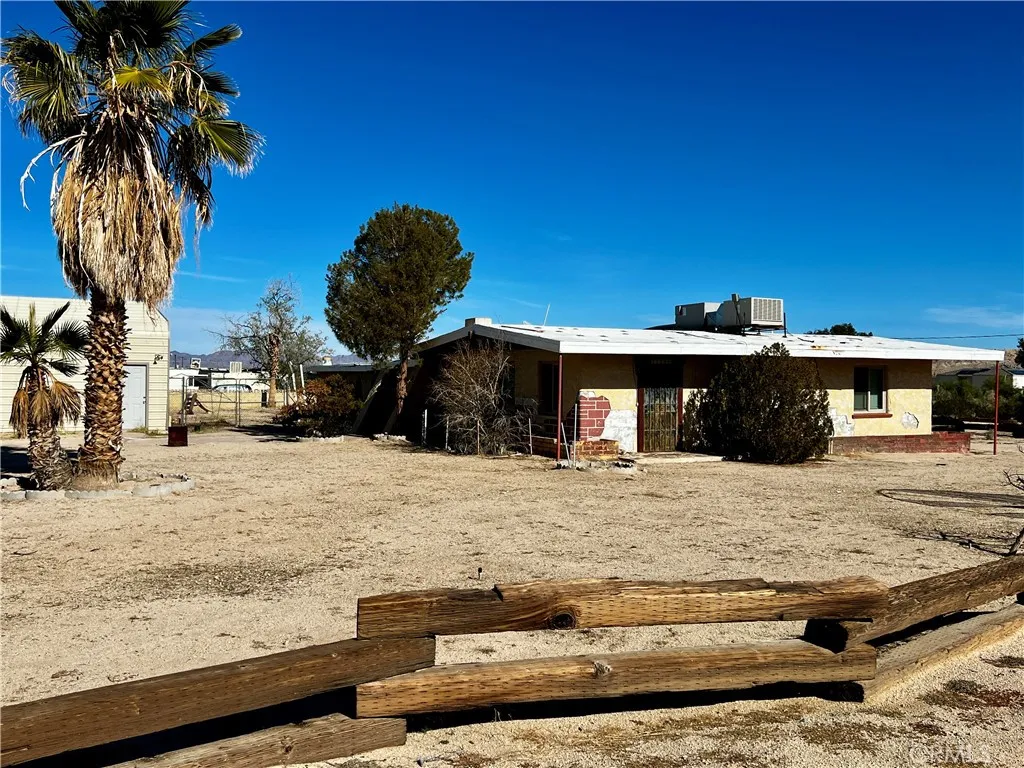 74284 El Paseo, 29 Palms, California 92277 home-pic-11