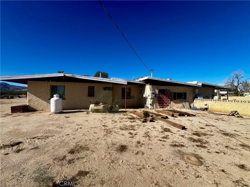 74284 El Paseo, 29 Palms, California 92277 home-pic-15