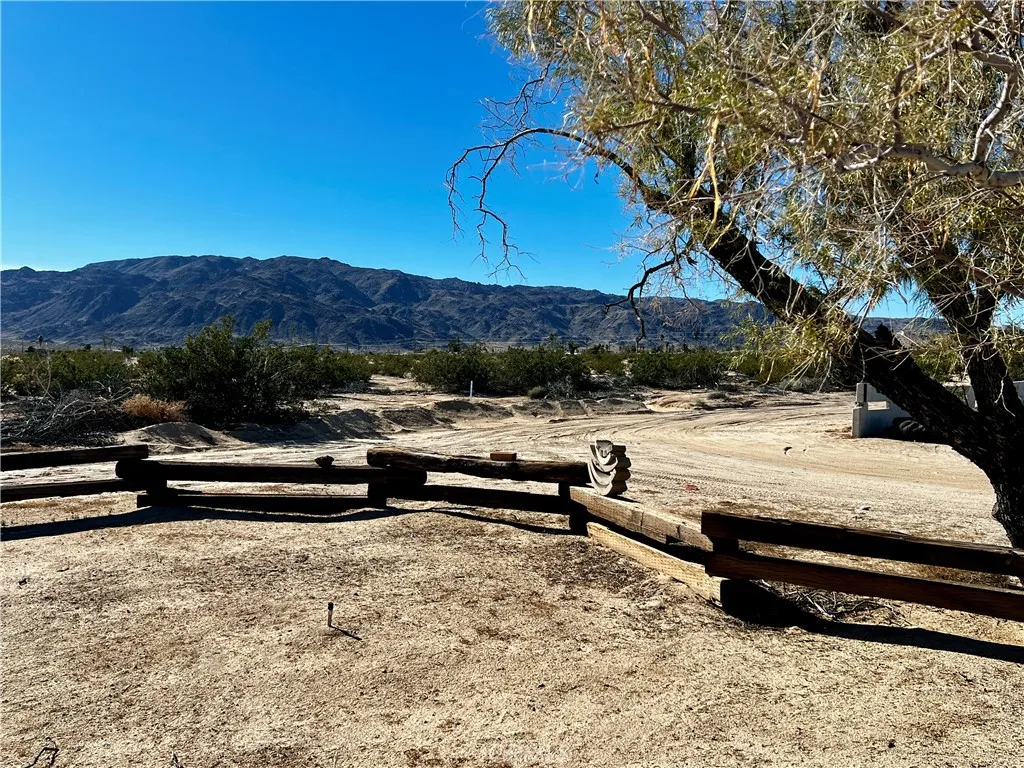 74284 El Paseo, 29 Palms, California 92277 home-pic-7