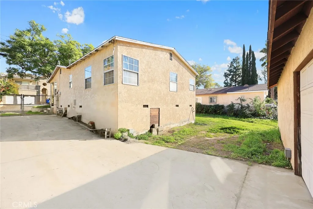10833 Mcvine Ave Avenue, Sunland, California 91040 home-pic-24