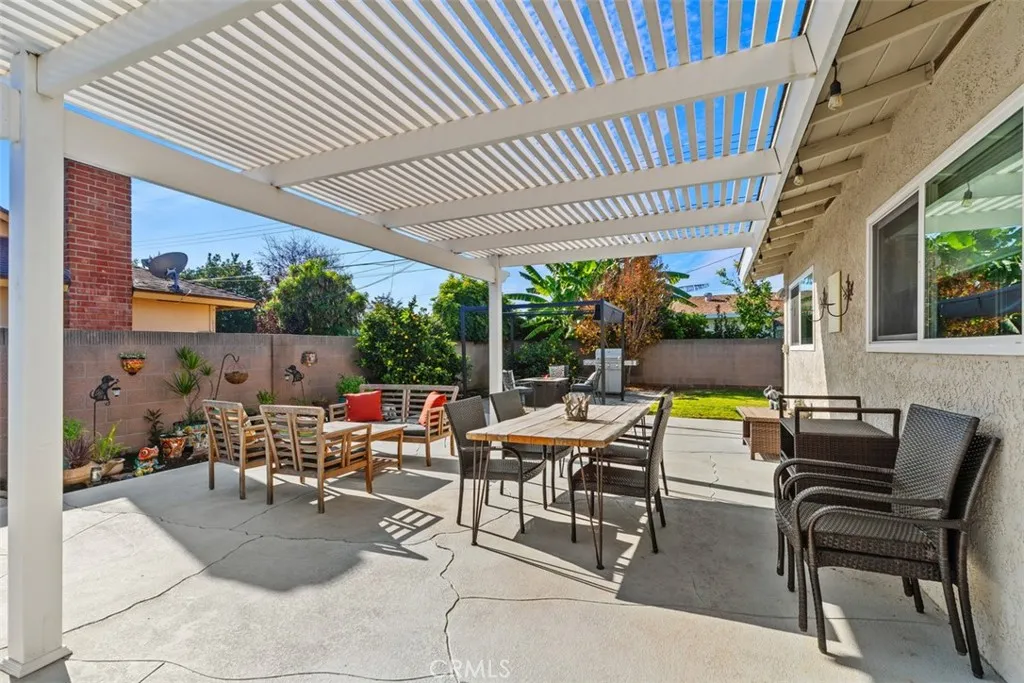 15201 Nottingham, Huntington Beach, California 92647 home-pic-27