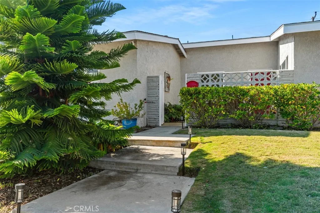 15201 Nottingham, Huntington Beach, California 92647 home-pic-3