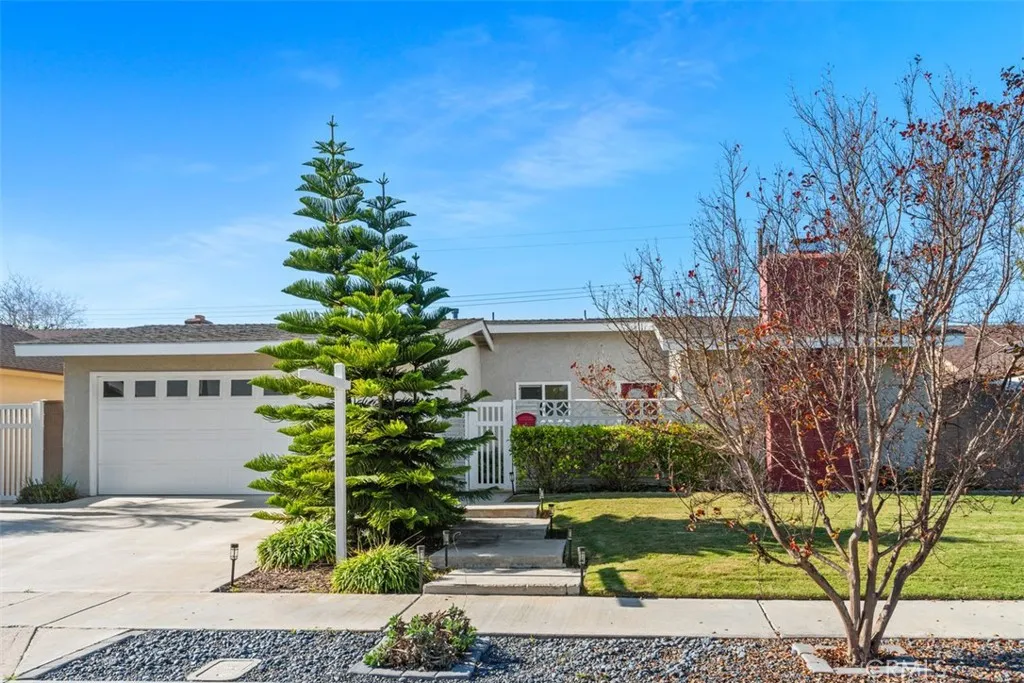 15201 Nottingham, Huntington Beach, California 92647 home-pic-0