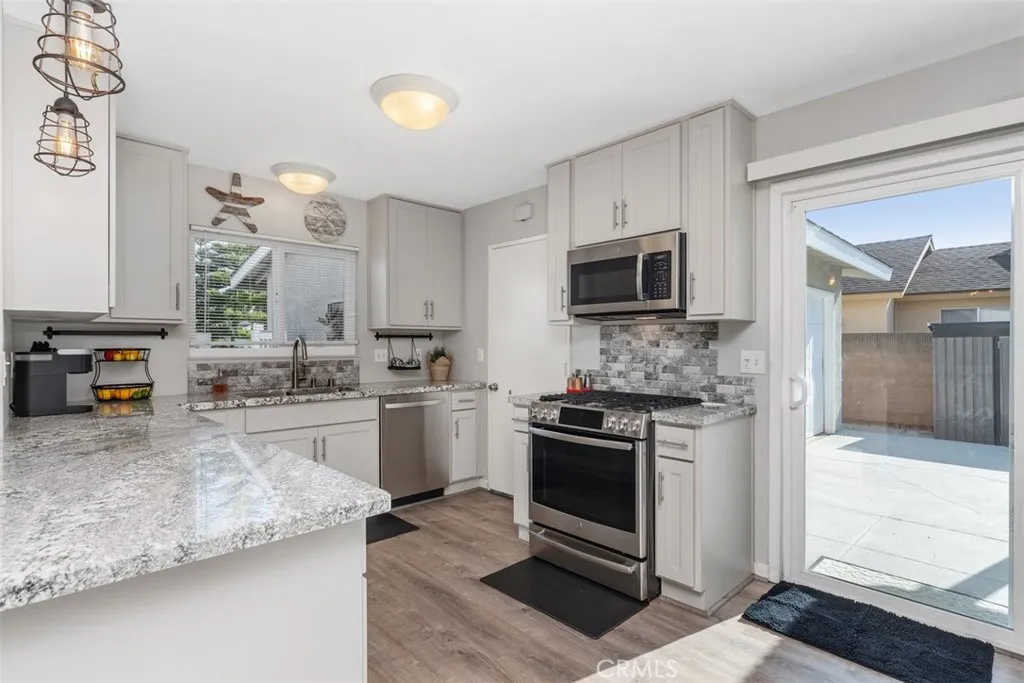 15201 Nottingham, Huntington Beach, California 92647 home-pic-16
